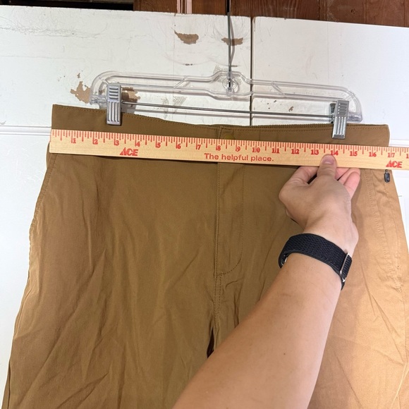 Old Navy Brown Slim Khaki Shorts Built-In Flex Size Large NWT Summer Preppy - Picture 4 of 8